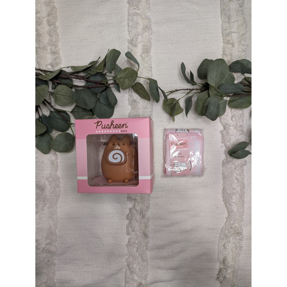 Pusheen Sweet Treats Vinyl Collectible and Satin Bandana